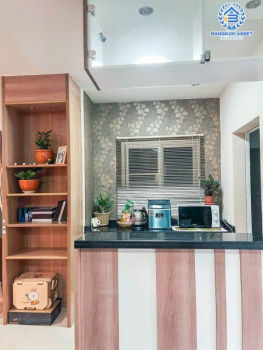 *****บ้านเดี่ยวมือสองย่านนนทบุรี หมู่บ้าน เดอะเซนโทร รัตนาธิเบศร์-ราชพฤกษ์ เนื้อที่กว้างขวางเกือบ 51 ตร.ว.  ฟังก์ชัน 3 ห้องนอน 3 ห้องน้ำ ที่จอดรถ 2 คัน เฟอร์นิเจอร์บิ้วท์อิน พร้อมอยู่ บนทำเลแห่งการเดินทาง ใกล้รถไฟฟ้าสายสีม่วง "สถานีบางพลู" และทางด่วน "งามวงศ์วาน"